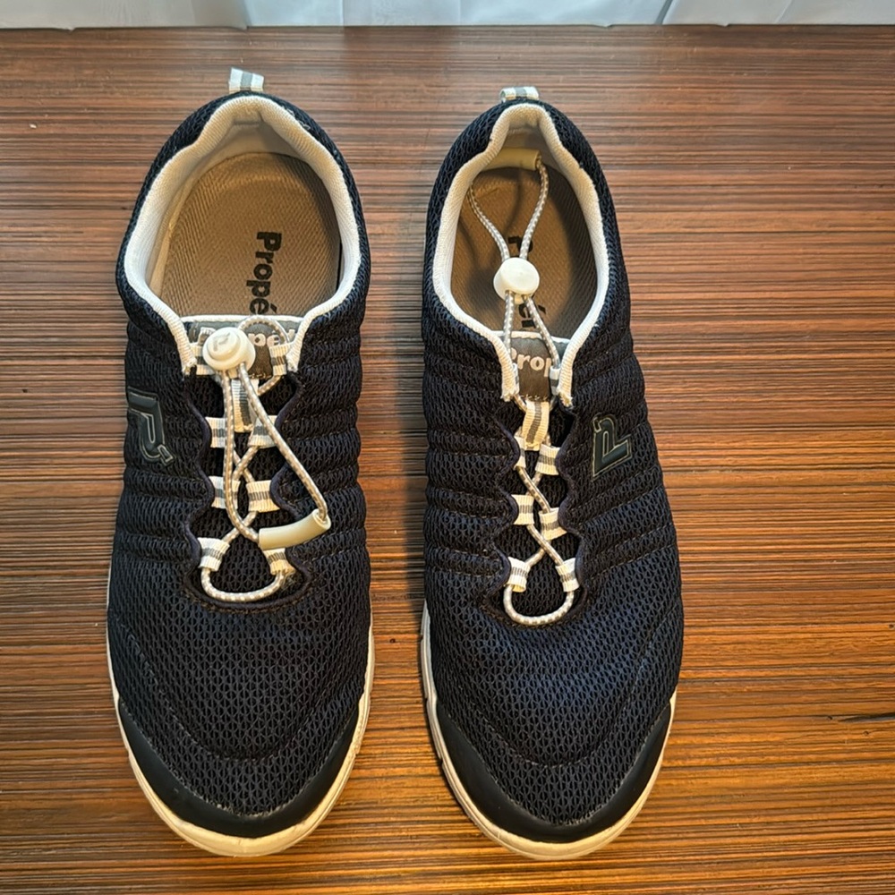 Travel Walker ll navy mesh Propet